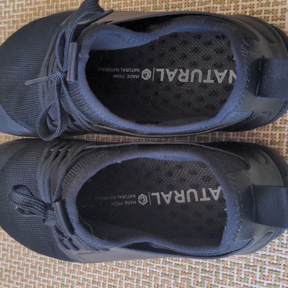 VIVOBAREFOOT barely worn US10 41L - Picture 2 of 3